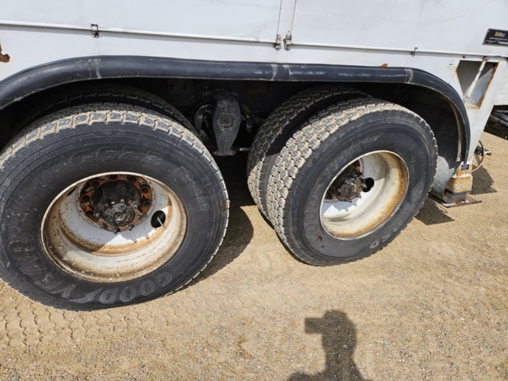 #5076-•-2007-freightliner-m2-tandem-axle-crane-truck-image-91