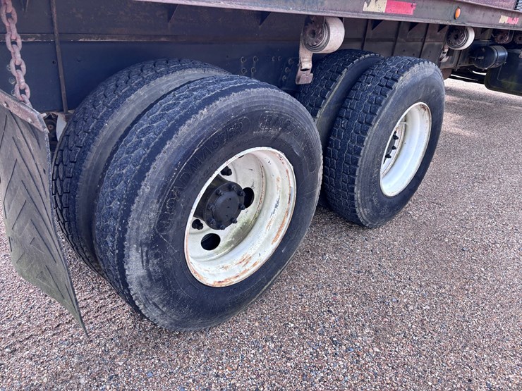 #131-•-2000-chevy-c7500-flatbed-truck-image-8