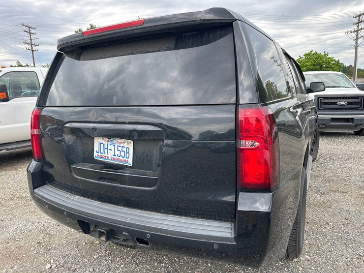 2015-chevrolet-tahoe-image-27