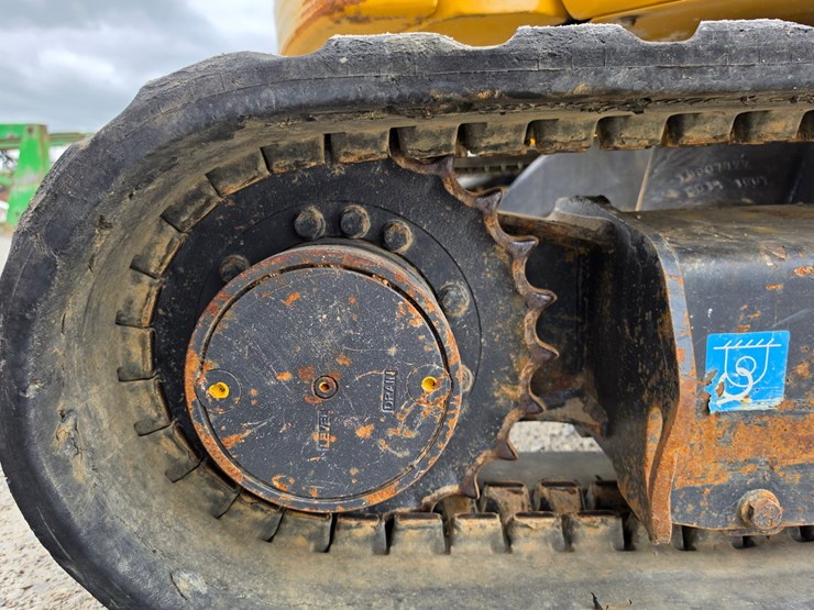 2020-deere-35g-image-18