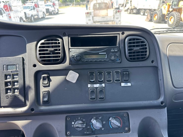 #10-•-2013-freightliner-patch-truck-image-57