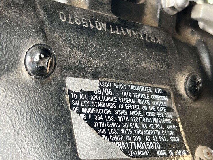 2007-kawasaki-ninja-zx-14-(-26,228-miles)-image-14