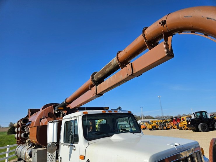 2001-vactor-2100-image-59