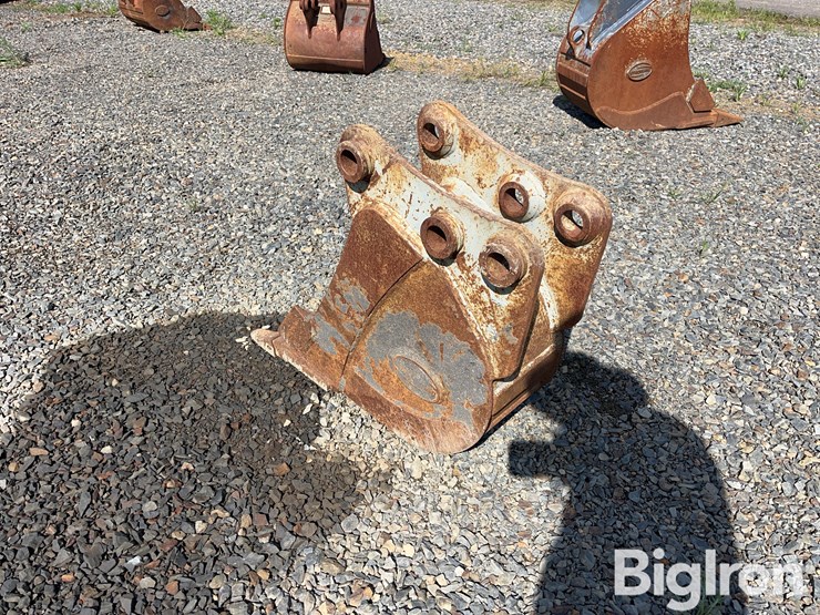strickland-12"-backhoe-bucket-image-7