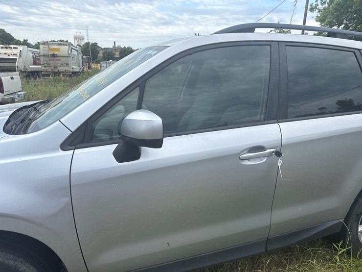 2016-subaru-forester-image-14