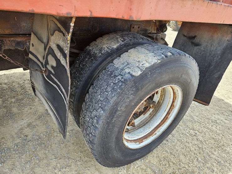 1975-ford-f750-image-70