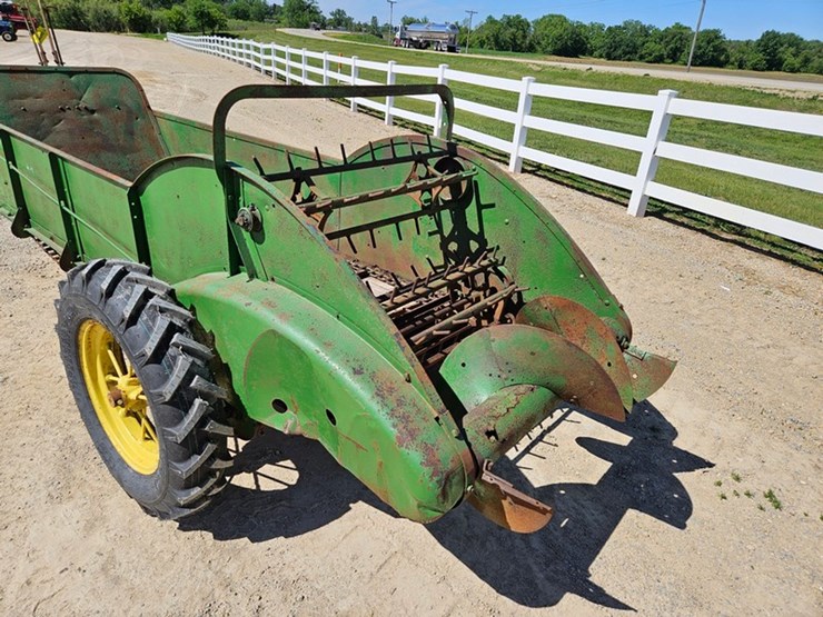john-deere-7-image-16