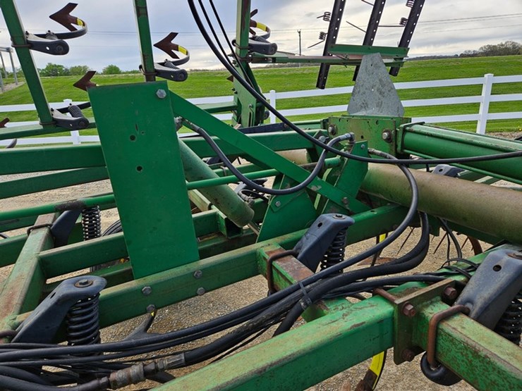 john-deere-28-image-39