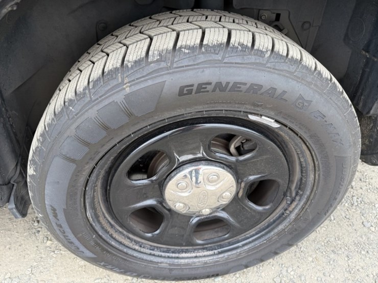 2018-ford-explorer-image-19