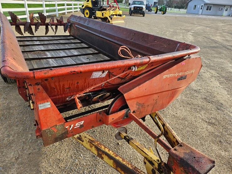 new-holland-519-image-11