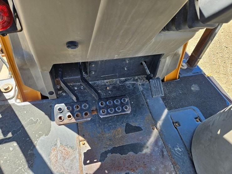#5075-•-case-mxt-tractor-image-32
