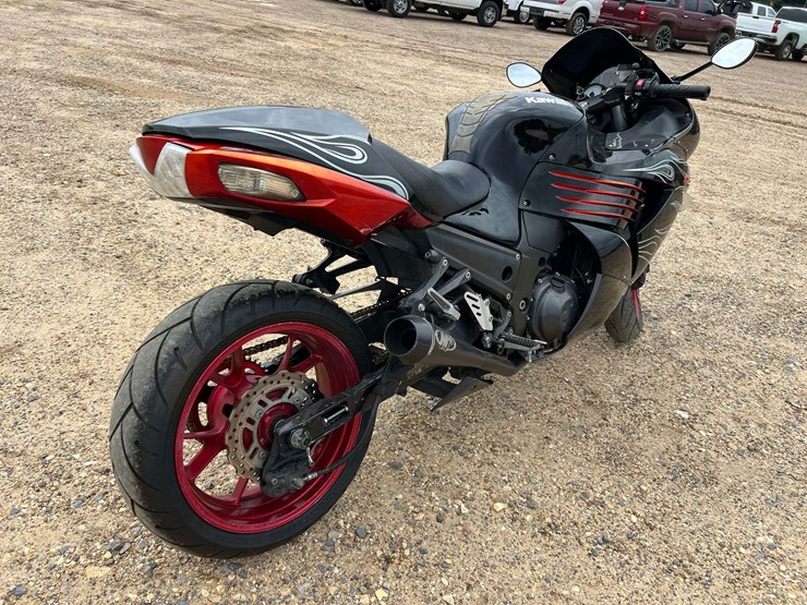 2007-kawasaki-ninja-zx-14-(-26,228-miles)-image-3