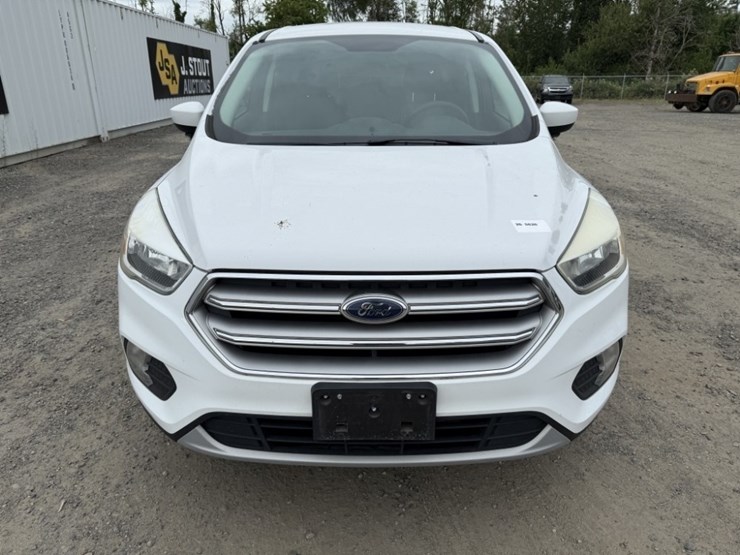2017-ford-escape-se-image-8