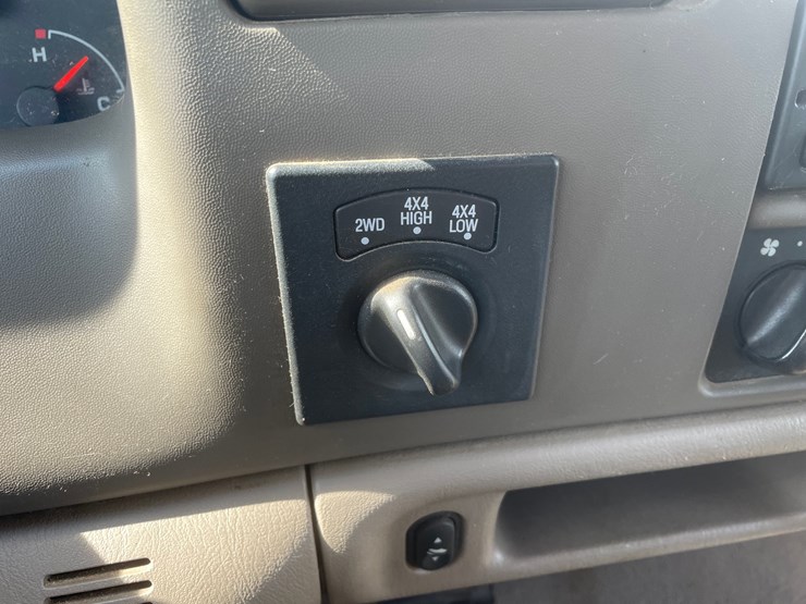 2004-ford-f250-lariat-image-27