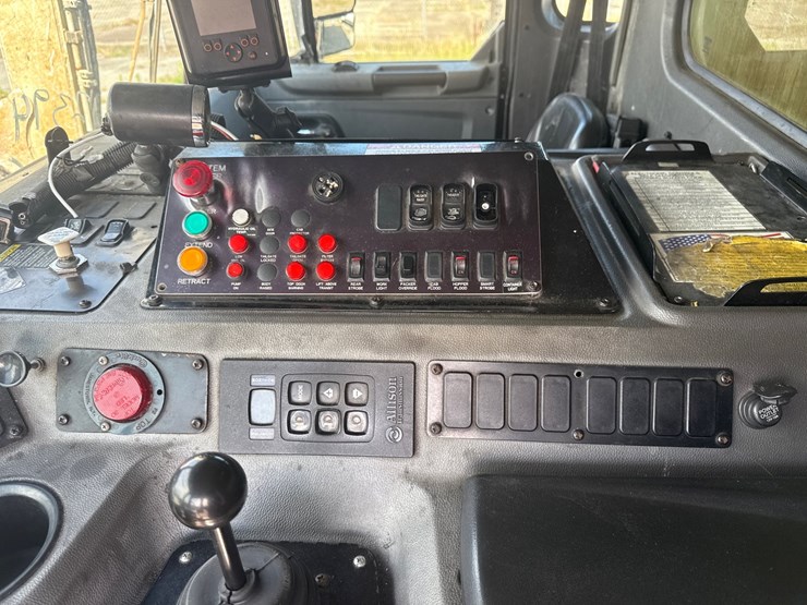 #6-•-2017-peterbilt-heil-front-loader-image-60