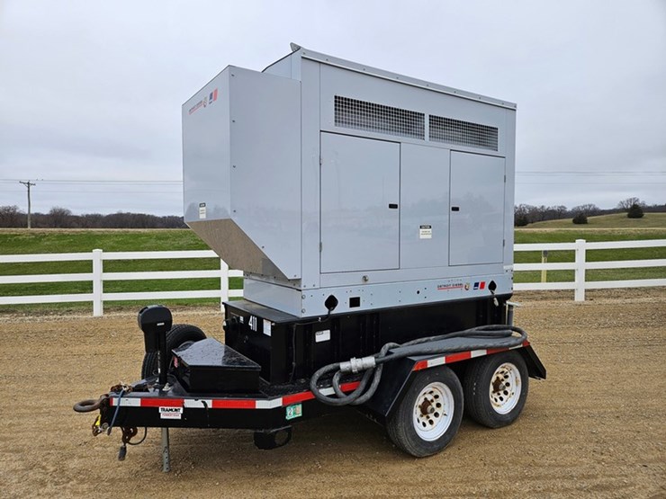 #5177-•-tramont-100-kw-towable-generator-image-1
