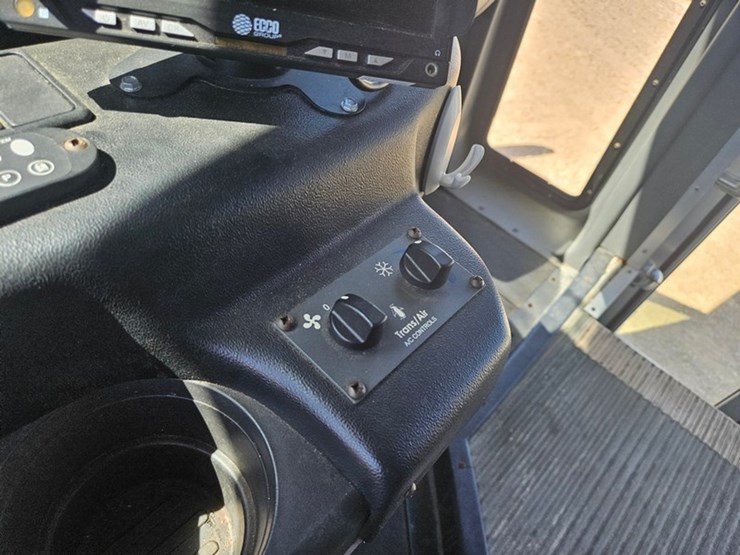 2012-ford-e350-image-24