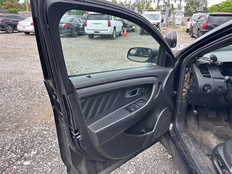 #36-•-2018-ford-interceptor-image-24