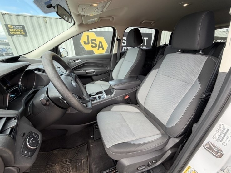 2017-ford-escape-image-24