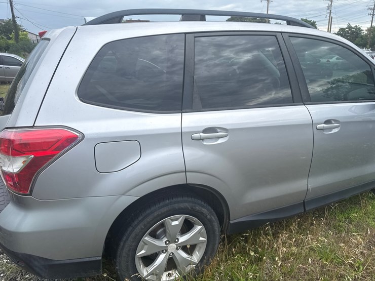 2016-subaru-forester-image-22