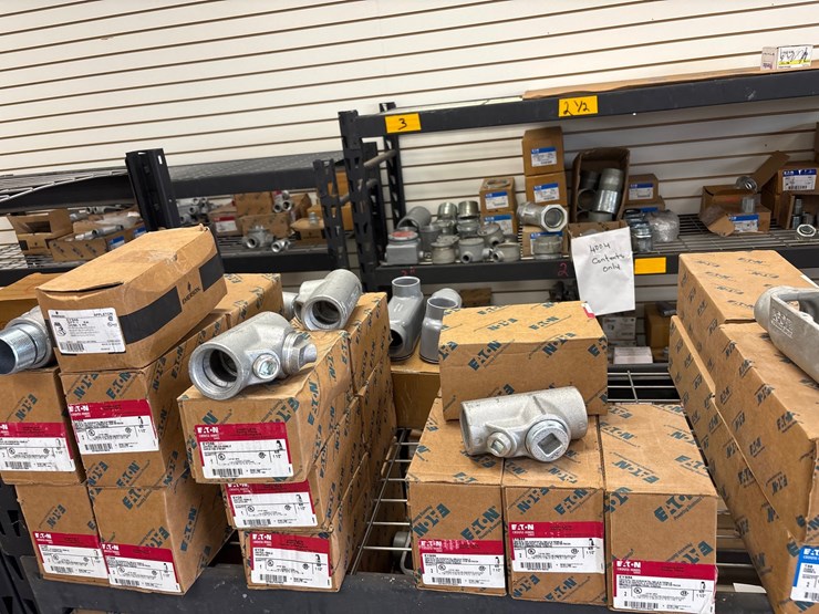 #4000-•-contents-of-three-shelving-units-image-11