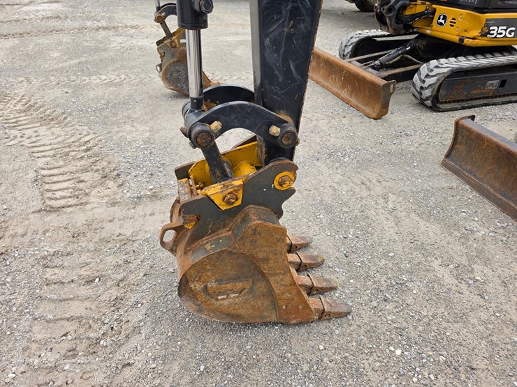 2020-deere-35g-image-2