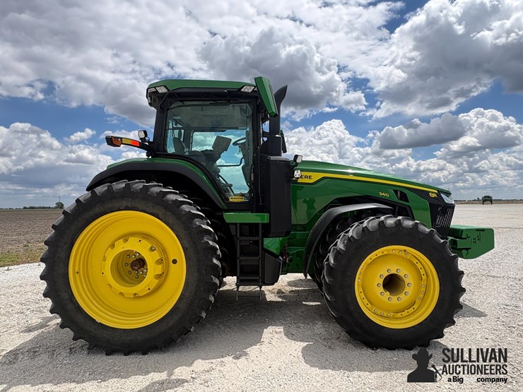 2021-john-deere-8r-340-image-4