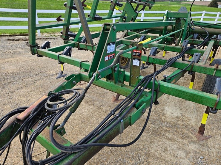 john-deere-28-image-13