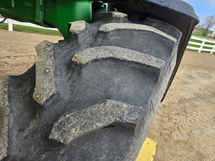 john-deere-4700-image-92