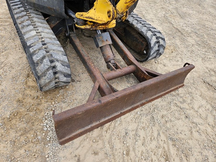 new-holland-e35sr-image-14