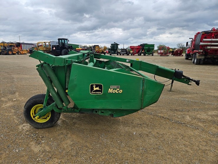 john-deere-820-image-37