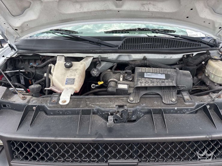2017-chevrolet-express-2500-image-7