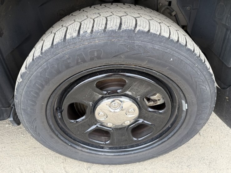 2017-ford-explorer-image-17