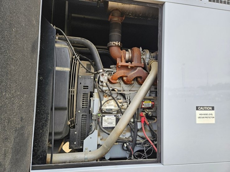 #5177-•-tramont-100-kw-towable-generator-image-15