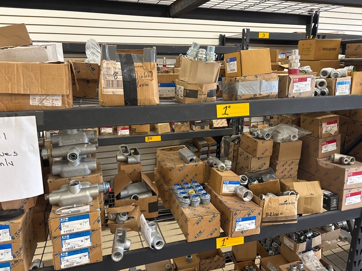 #4000-•-contents-of-three-shelving-units-image-4