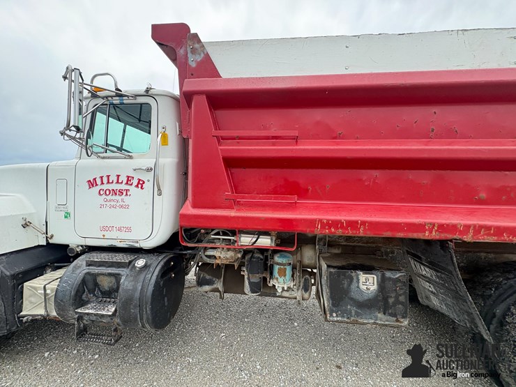 2000-mack-rd600-image-16