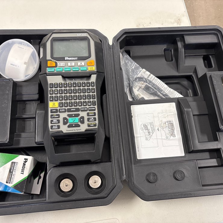 #4018 • PANDUIT MP300 LABEL MAKER WITH CASE