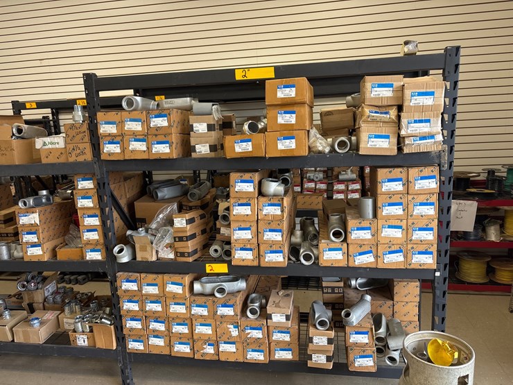 #4000-•-contents-of-three-shelving-units-image-3