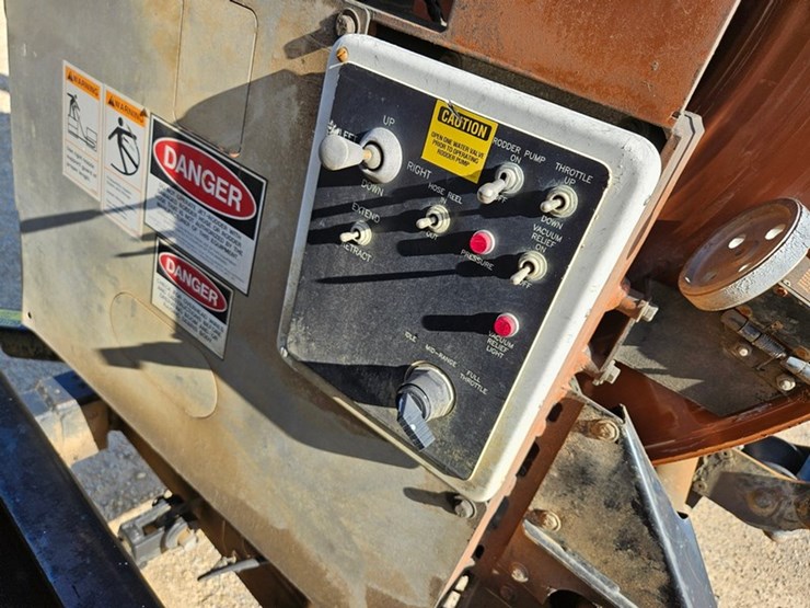 2001-vactor-2100-image-14