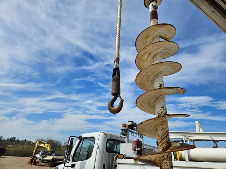 #5076-•-2007-freightliner-m2-tandem-axle-crane-truck-image-22