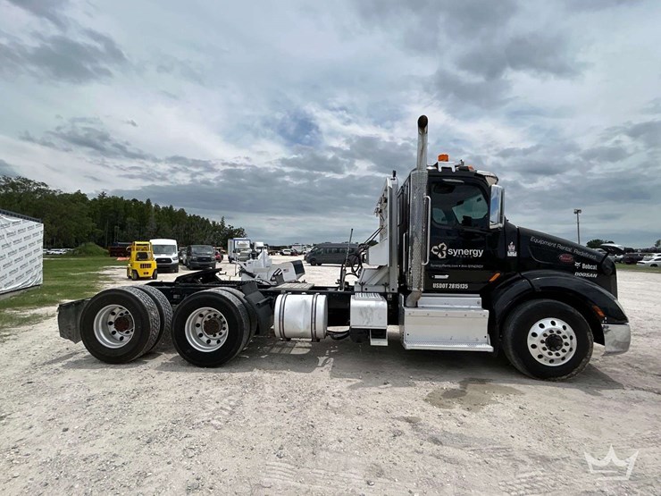 2018-peterbilt-579-image-46