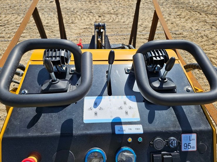 #5207-•-2025-agt-mx-mrt-14-mini-skid-steer-image-19
