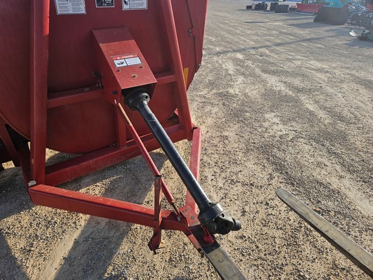 new-holland-f62b-image-9
