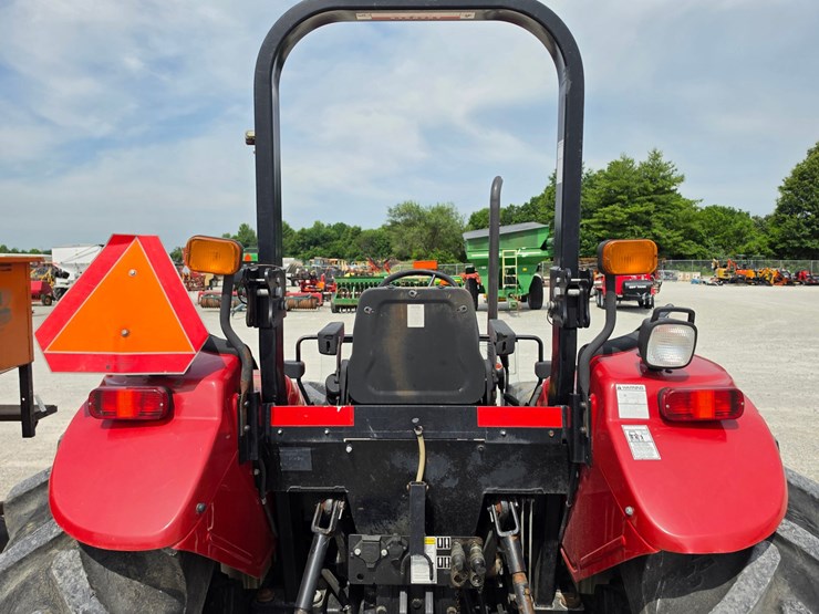 2010-case-ih-farmall-95-image-13