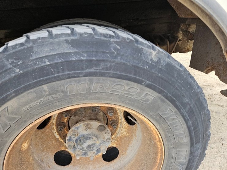 2005-international-durastar-4300-image-63