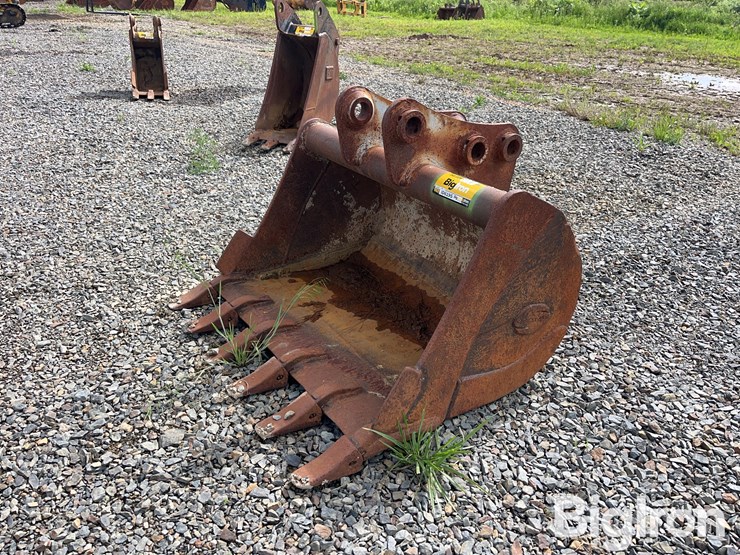 strickland-36"-backhoe-bucket-image-1