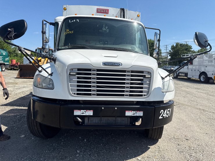 #9-•-2016-freightliner-heil-rear-load-garbage-truck-image-2