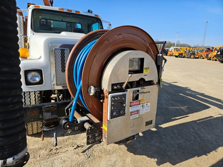 2001-vactor-2100-image-17