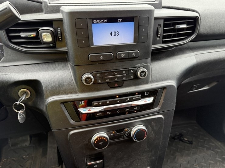 2020-ford-explorer-image-34