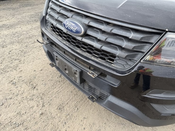 2018-ford-explorer-image-15
